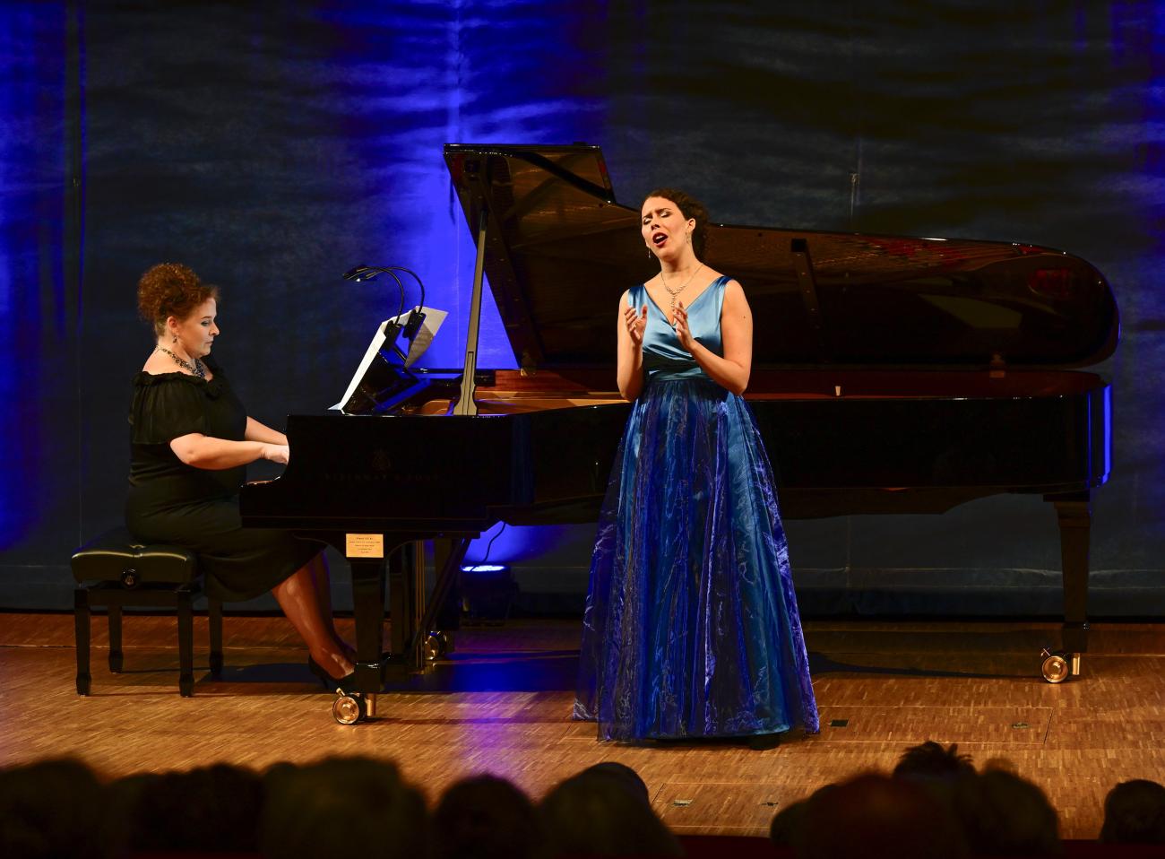 Vinnaren Emma Kajander sjöng A. Bergs ”Nacht” och Massenets ”Il est doux il est bon” ur operan Hérodiade.Vid pianot Tuula Hällström.Robert Jansson