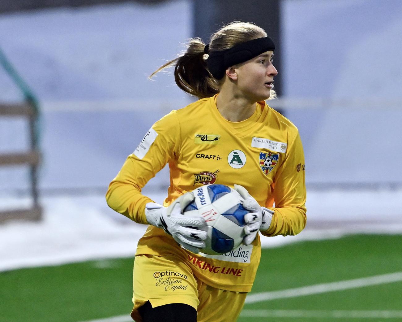 Målvakten Jessica Kiviaho, senast i HPS, har höga förväntningar på Åland United den här säsongen. 