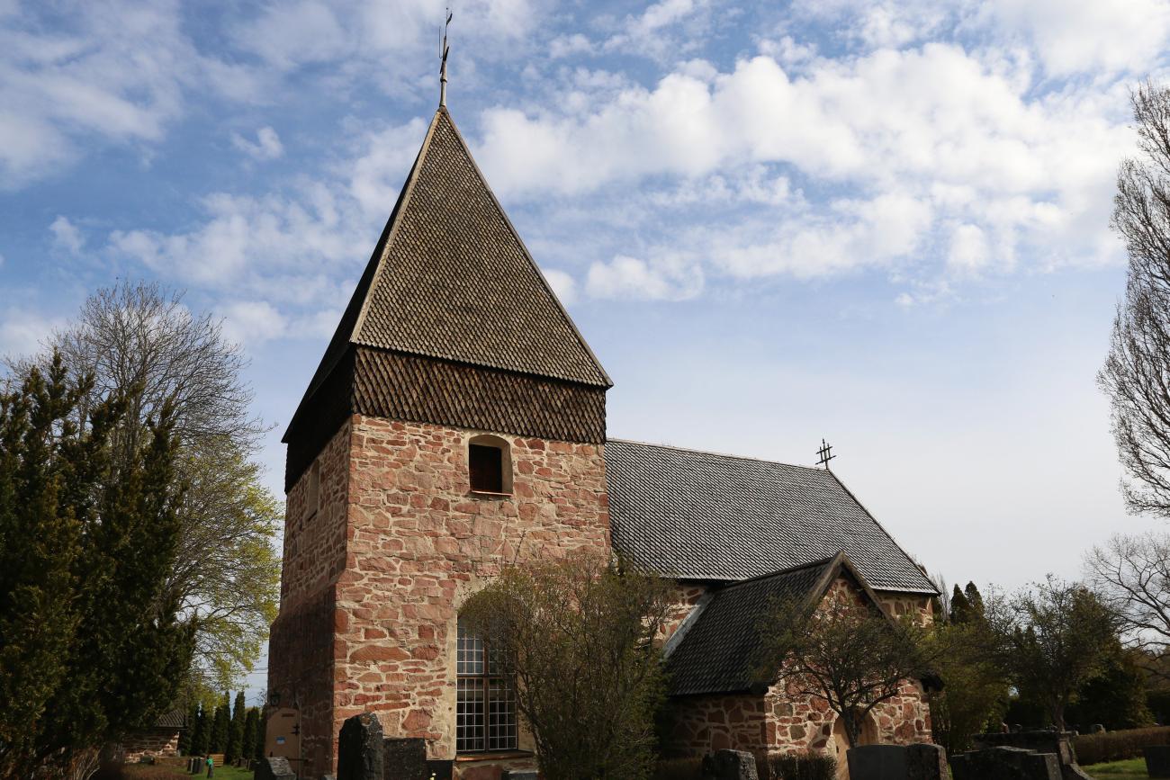 S:t Lars kyrka i Eckerö var en av de platser som fick påhälsning av inbrottstjuvar i maj 2022. 