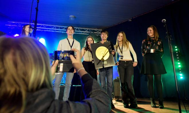 Rasmus Litmid, Lisa Blomberg, Malte Lampela och Anna Lindholm i Gimmick tog hem vinsten. 