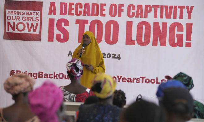 Bild från en manifestation i söndags för att markera tioårsdagen för kidnappningen i Chibok.