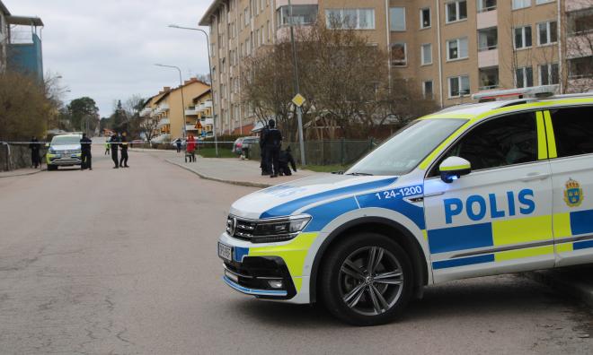 Det var under lördagen som flera personer hittats skadade utomhus i centrala Västerås.