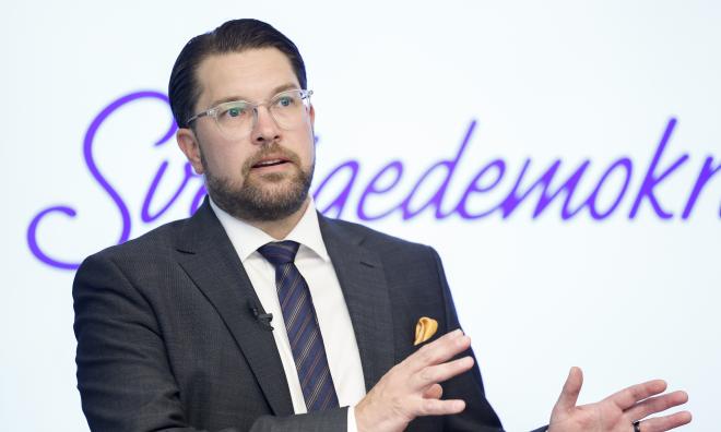 Sverigedemokraternas partiledare Jimmie Åkesson (SD) under en pressträff där partiets kampanjbudskap och valaffischer inför det kommande EU-valet presenteras.