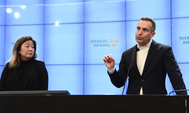 Moderaternas toppkandidater Tomas Tobé och Jessica Polfjärd i Stockholm på tisdagen.