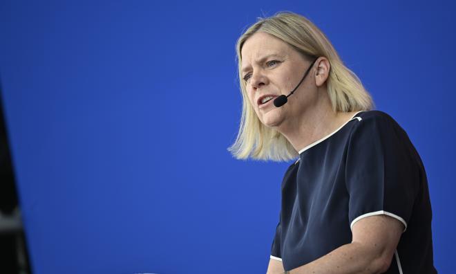 Socialdemokraternas partiledare Magdalena Andersson talar under Järvaveckan i Spånga.