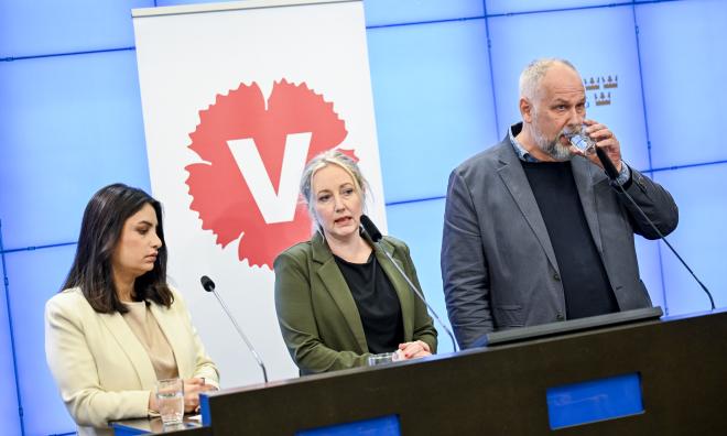 Vänsterpartiets ledare Nooshi Dadgostar och EU-kandidaterna Hanna Gedin och Jonas Sjöstedt. Arkivbild.