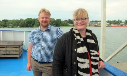                                 *** Local Caption *** @Bildtext:Social- och hälsovårdsminister Wille Valve och lantråd Katrin Sjögren åkte till Almedalen med skolfartyget Michael Sars i går.