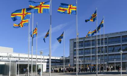 090618 , 09062018 , 20180609 , Självstyrelsedagen  , självstyrelsefirande på torget , självstyrelse , Ålands flagga , flaggor