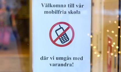 201221 , 20122021 , 20211220 , 2018 införde Mariehamns stadmobilförbud i skolorna. Nu vill eleverna i Strandnäs högstadieskola att det ska tas bort , mobiltelfon i skolan , mobilfria skola , Elevrådet vid Strandnäs högstadieskola vill att mobilförbudet upphävs. , 