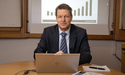 Ålandsbankens vd Peter Wiklöf framhåller att bankens goda lönsamhet beror på bredden och att man aldrig varit starkare än nu.