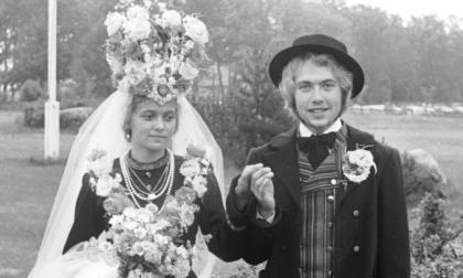 Gammaldags bondbröllop i Jomala. Brudpar Kerstin Dahlgren och Lennart Eriksson.Arkivfoto