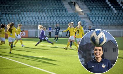 Åland United- KuPS, Selma Viktorssons skott går via KuPS-försvarare in i mål.