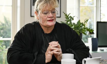 Liberalernas partiordförande Katrin Sjögren har förtroende i de egna leden.Robert Jansson