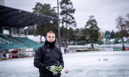 I och med avstängningen på förstemålvakt Elmo Henriksson blir det 21-åriga Otto Hautamo som vaktar målet i ödesmatchen mot FC KTP.