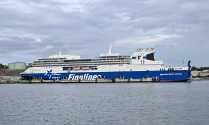 Uppstartskostnader för nya fartyg var en av flera saker som belastade Finnlines resultat 2023. Omsättningen för året sjönk med åtta procent. På bilden Finnsiruius som inledde trafik på rutten Nådendal-Långnäs-Kapellskär i oktokber.