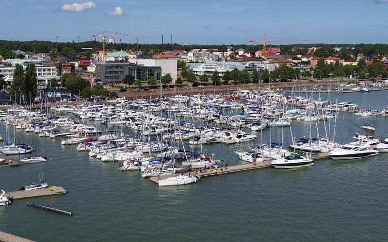240721 , 24072021 , 20210724 , MSF hamnen , gästhamn, båthamn, turistbåtar , turister , turist , Östra hamnen , fritidsbåtar , fritidsbåt , flygfoto , flygbild