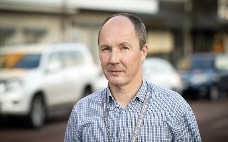 ”Vi är intresserade av att vi på Åland ska kunna använda saltet som halkbekämpning. I dag används det mycket restriktivt”, säger Benny Törnqvist som arbetar med fordonsskador på Ömsen.
