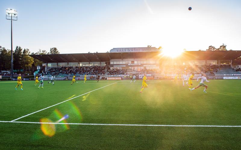 Fotboll, IFK MAriehamn, publik, WHA *** Local Caption *** @Bildtext:solstrålar@Normal:<@Foto>Foto: Daniel Eriksson