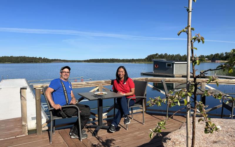 Conny Sahlin och Grace Garcia-Sahlin driver Lolo´s Seaside kafé och restaurang. Deras hamburgare har nu utsetts till en favorit bland HBL_s läsare.