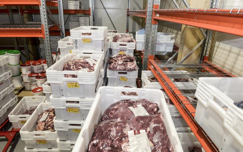 Ändstationen för köttproduktionen är sammankopplad med det nya kyllagret.