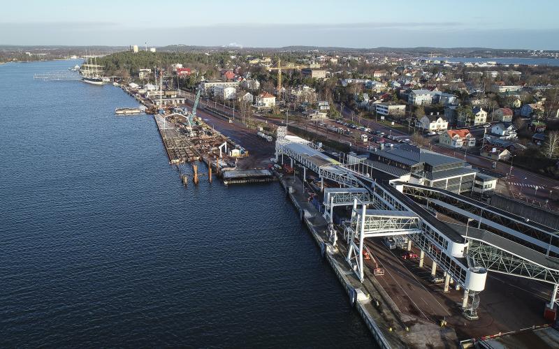 Stadens bolag Mariehamns hamn behövde låna tre miljoner euro när man skulle renovera kajerna i Västerhamn. Nu upphäver Ålands förvaltningsdomstol stadens beslut gällande lånet.
