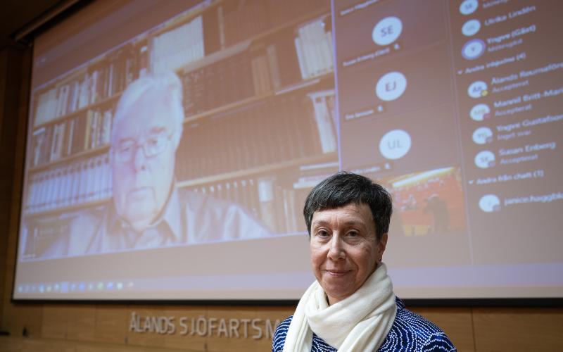 Fia Hagelberg tackade snabbt ja när hon fick erbjudande om att professor Yngve Gustafsson kunde föreläsa på distans.