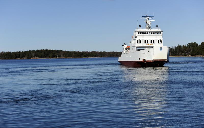 Sjöfartens fackförbund anklagar Nordic Jetline Finland, som trafikerar flera rutter inom den åländska skärgårdstrafiken, för att ha tecknat ett nytt kollektivavtal med ett skenfack. Det styrks bland annat av att Nordic Jetlines styrelseordförande, Hans Jonasson, sitter som ordförande även i det nya facket, som grundades i mars.