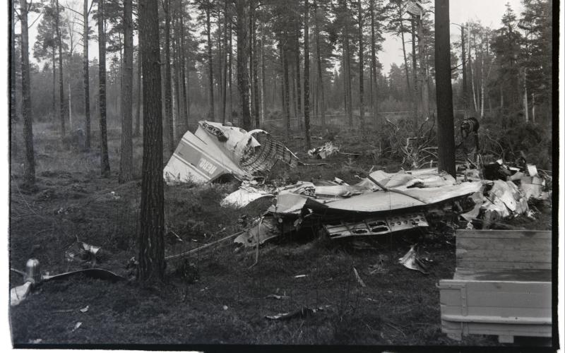 Vid flygolyckan i Sviby för 60 år sedan kraschade Aero-planet i tallskogen cirka 1,5 kilometer norr om landningsbanan. 22 personer omkom och tre överlevde.