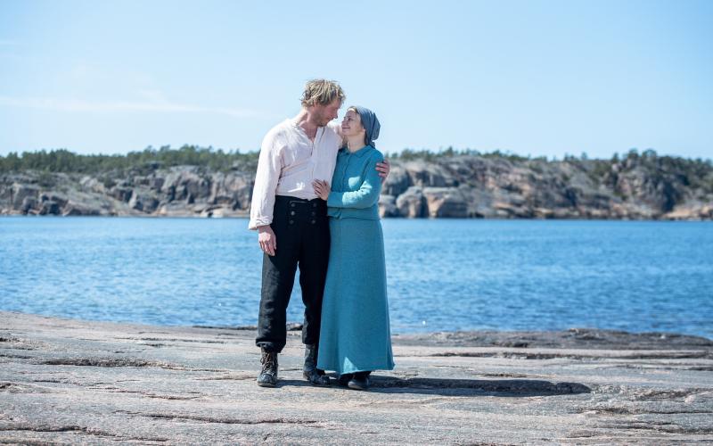 Linus Troedsson och Amanda Jansson spelar Janne och Maja i Stormskärs Maja, som är den senaste filmsatsningen som landskapet beviljat stöd för.