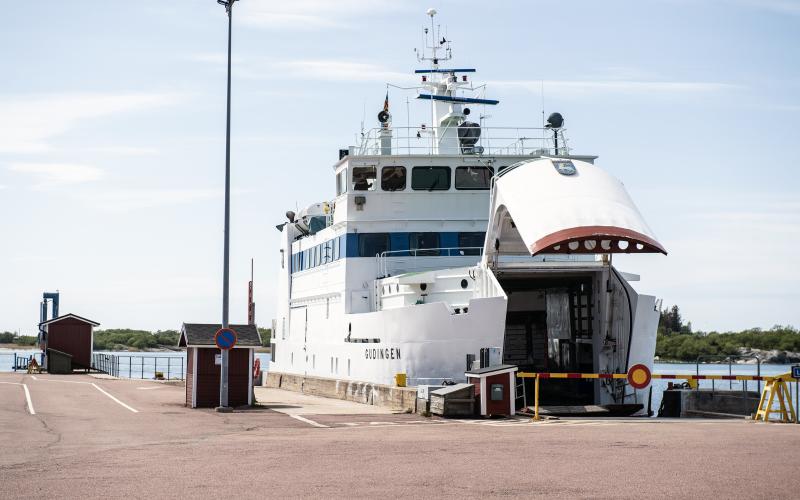 Ms Gudingen, byggd 1980, är den äldsta frigående färjan i flottan och den som först ska ersättas vid en omställning av skärgårdstrafiken.