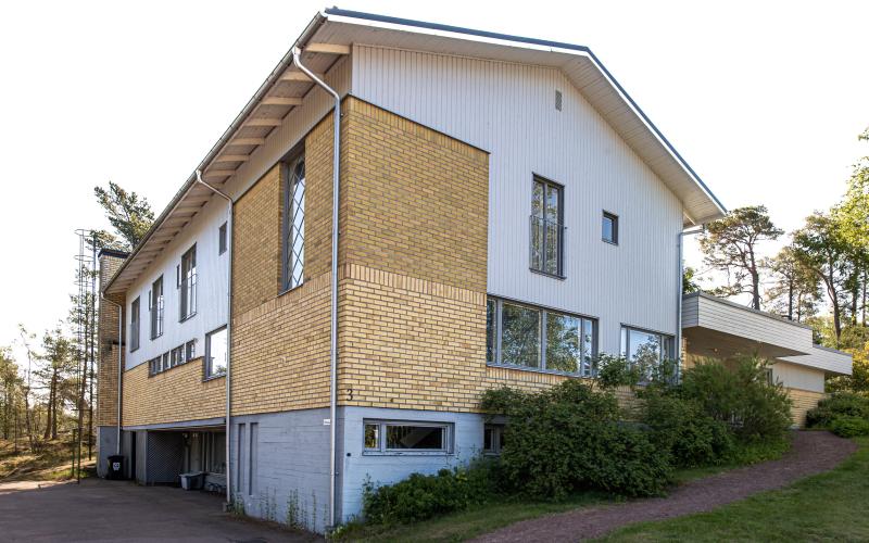 Fastigheten Tallbacken, som ägs av Mariehamns stad, är till salu.
