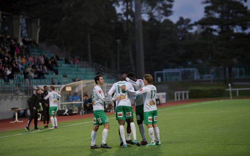 I och med fredagens hemmaseger mot FC Haka har IFK Mariehamn blåst nytt liv i bottenstriden.