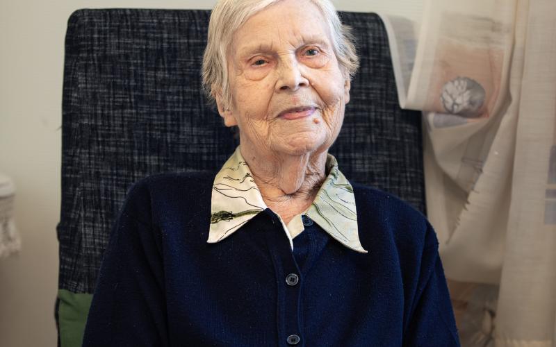 Ulla Sjöström fyller 95 år.