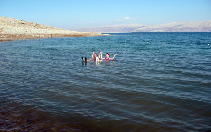 Bad i Döda havet.