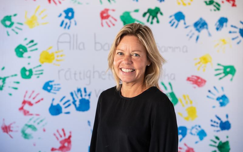 Janina Björni vid Rädda Barnen på Åland säger att det finns ett det finns ett stort behov av stödgrupper för barn som lever med föräldrar som har ett beroende eller mår psykiskt dåligt.@