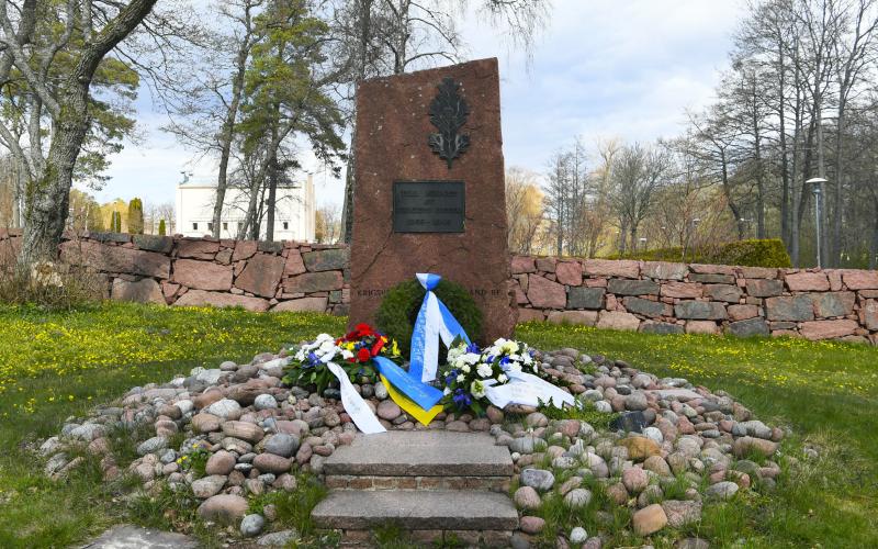 Minnesstenen vid Mariehamns begravningsplats påminner om krigets offer 1939–1945.
<@Fotograf>Robert Jansson