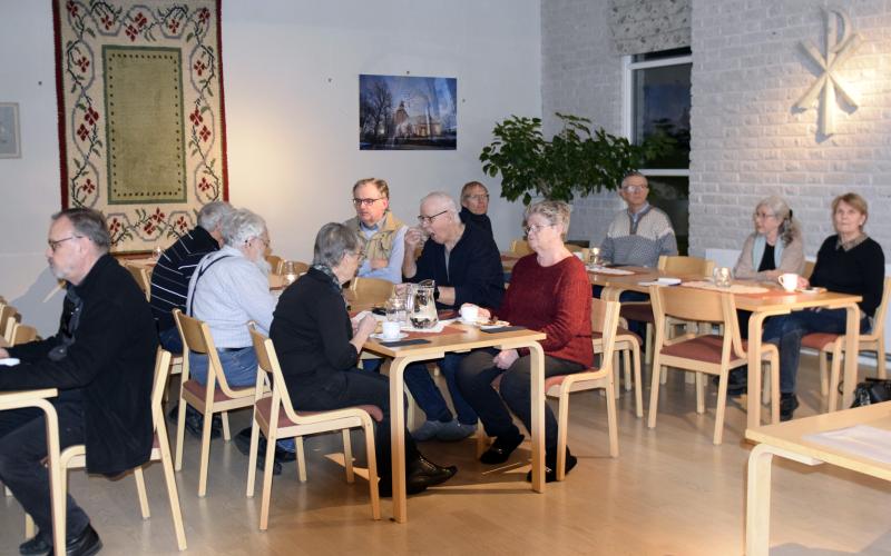 Runt 20 personer hade sökt sig till Ålandsforskarnas samling på Mariagården i Saltvik.