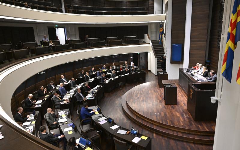 Runt 13.472 euro per lagtingsstol lade partierna på valkampanjerna inför fjolårets val. Det visar landskapsrevisorernas sammanställning av valfinansieringen. 