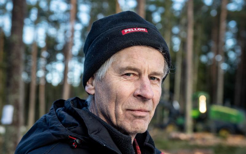 Skogsägare Sune Mattsson säger att det går bra att hugga skog med den senaste tekniken.