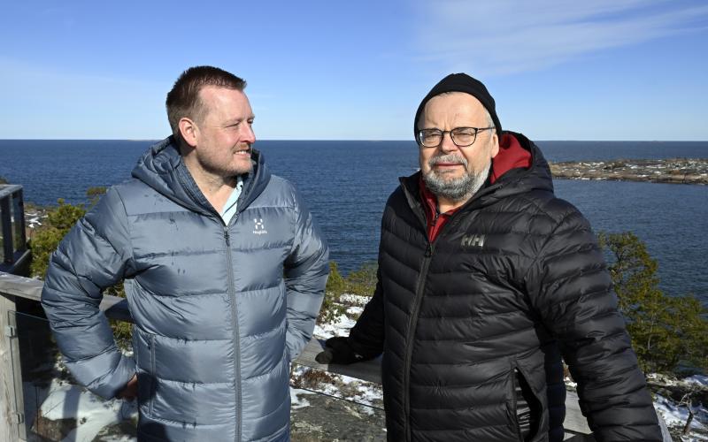 Daniel Mattsson och Anders Jansson är två av tre initiativtagare till protestlistan mot Sunnanvinds planerade vindkraftpark i Norrhavet. I går lämnades initiativet med 192 namnunderskrifter in till Geta kommun.