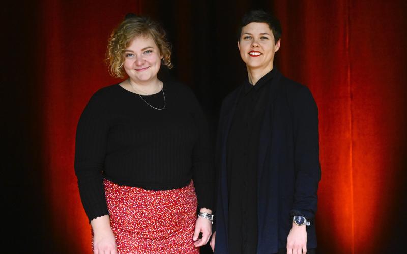 Kulturföreningen Katrina får ett treårigt bidrag på 250.000 euro för musikteatern Katrina, med Ida Kronholm som regissör och Erika Back i huvudrollen.