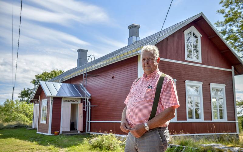 På Sottunga kommuns sida kan man nu lämna turerna kring tillsynen över hemundervisningen bakom sig. På bilden kommunstyrelsens ordförande Björn Rönnlöf.