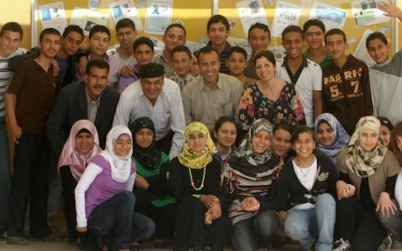 Efter Gazakriget 2008-2009 skrev palestinska barn och ungdomar ned sina upplevelser för att bearbeta vad de varit med om. Av deras berättelser skapade Ashtar-teatern i Ramallah ”Gazamonologerna”, som framförs på stadsbiblioteket i morgon torsdag. 