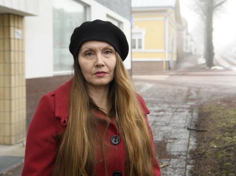 Eva Ringwall hoppas på att Mariehamns stad ska ersätta hennes sjukhuskostnader. 