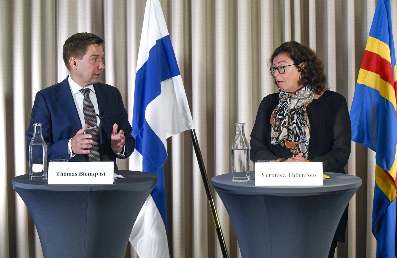 050922 , 05092022 , 20220905 , Ålandsminister Thomas Blomqvist (SFP, till vänster) , lantrådet Veronica Thörnroos (C) , totalrevisionen av självstyrelselagen läggs på is , LR