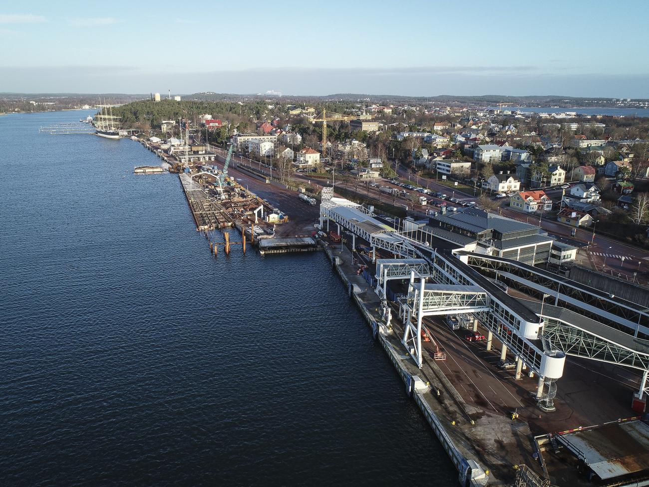 Stadens bolag Mariehamns hamn behövde låna tre miljoner euro när man skulle renovera kajerna i Västerhamn. Nu upphäver Ålands förvaltningsdomstol stadens beslut gällande lånet.