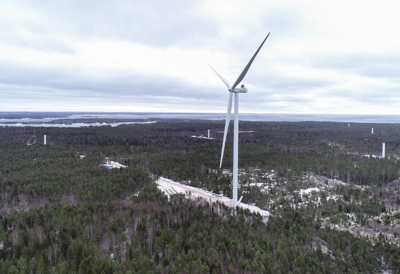 Vind AX slipper vite för sen komplettering till en bullerrapport för vindkraftverken i Långnabba.