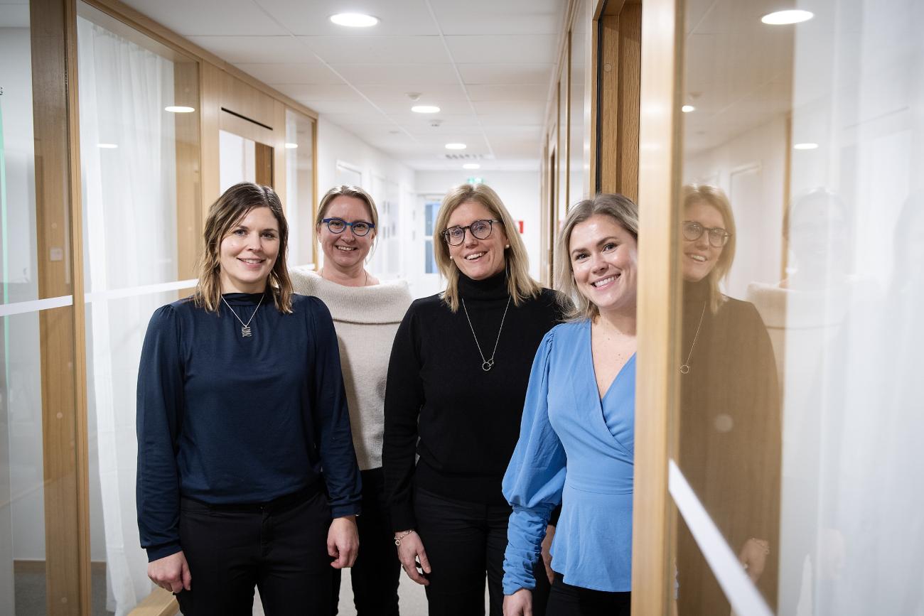 Sedan starten 2021 har Greenstep Åland vuxit från en till nio anställda. Fyra av dem på bilden från vänster: Sara Winberg, Sofia Mansner, Katarina Sundberg och Linn Öfverström.
