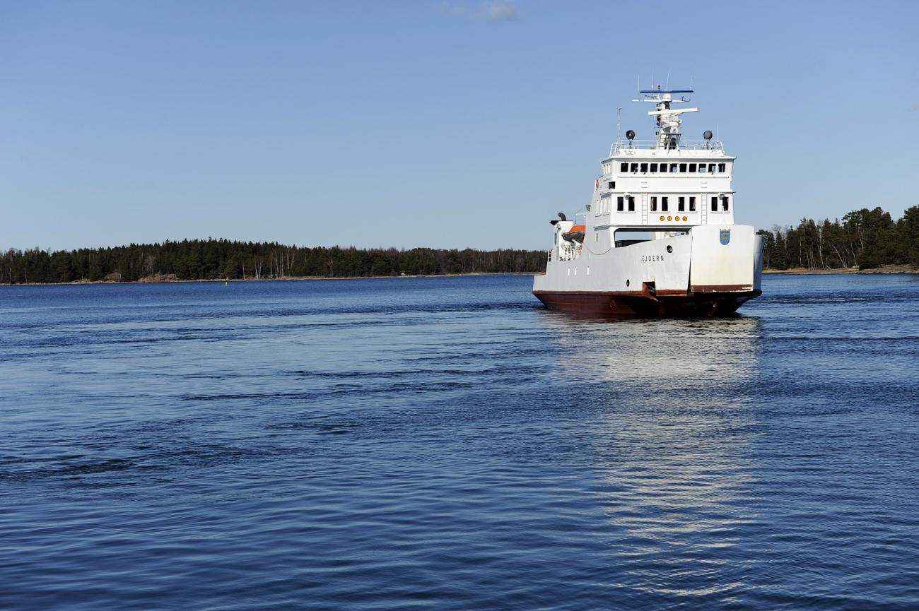 Sjöfartens fackförbund anklagar Nordic Jetline Finland, som trafikerar flera rutter inom den åländska skärgårdstrafiken, för att ha tecknat ett nytt kollektivavtal med ett skenfack. Det styrks bland annat av att Nordic Jetlines styrelseordförande, Hans Jonasson, sitter som ordförande även i det nya facket, som grundades i mars.