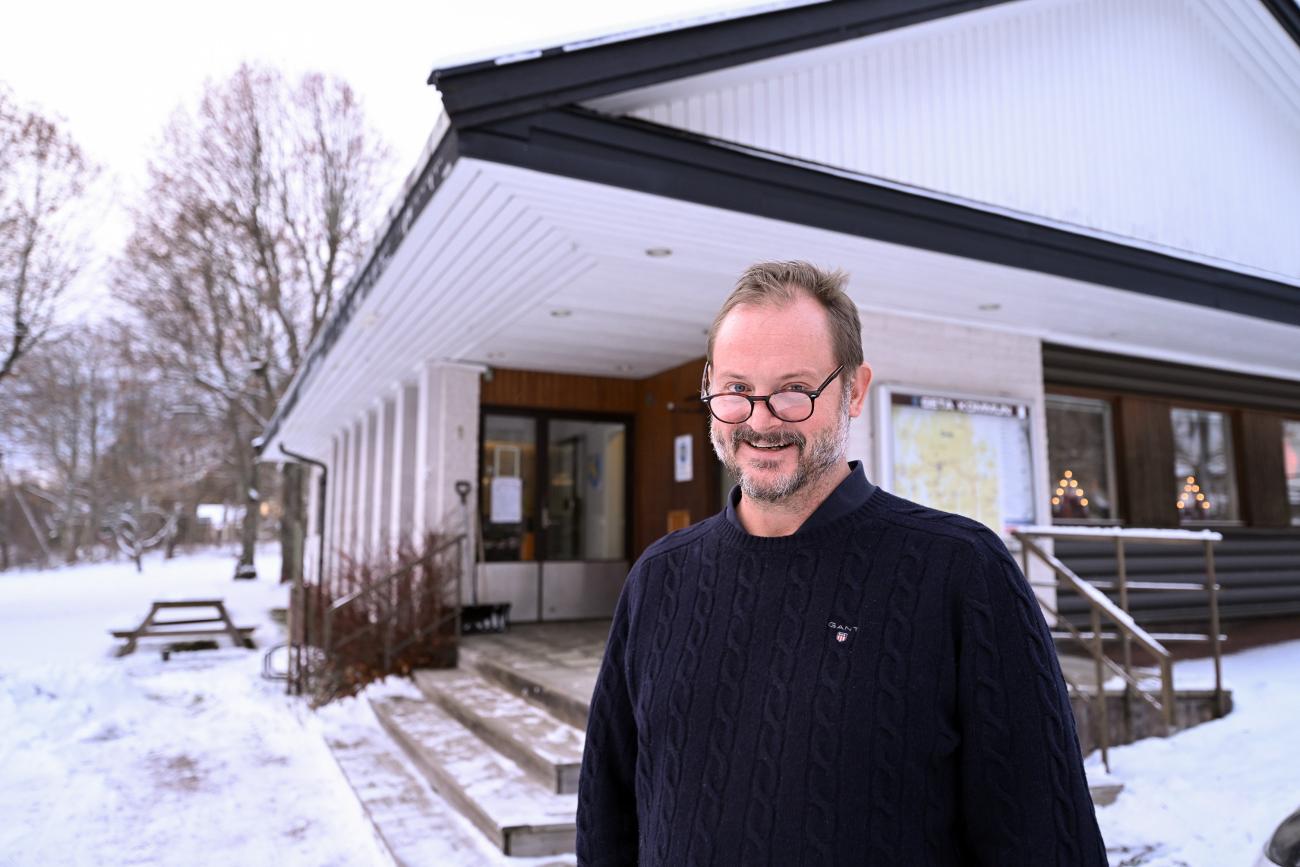 Kommundirektör Niklas Oriander är en av få anställda som blir kvar på kommunkansliet i Geta när samarbetet med Finström inleds.